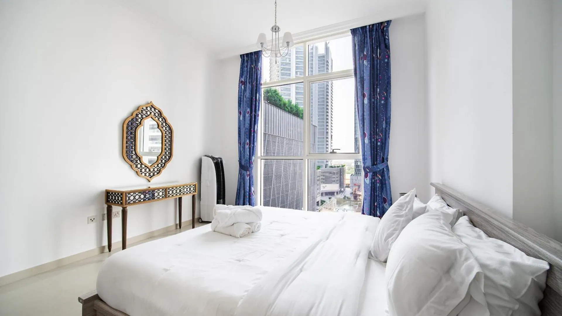 Apartment Elegant Escapes - Homely 1B In Dunya Tower Dubai