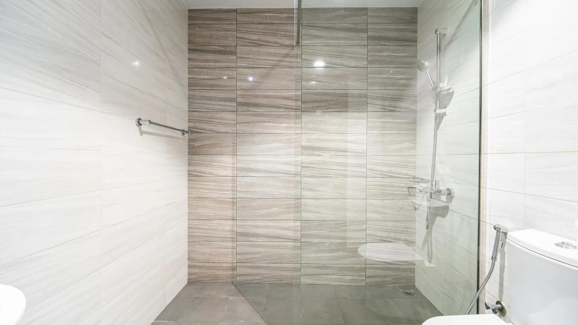 Apartment Elegant Escapes - Homely 1B In Dunya Tower Dubai